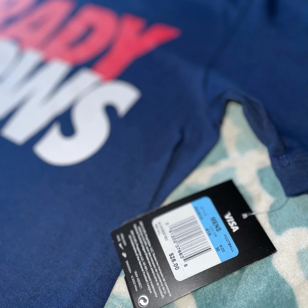 Nike “Brady Knows” Shirt NWT - Picture 3 of 5